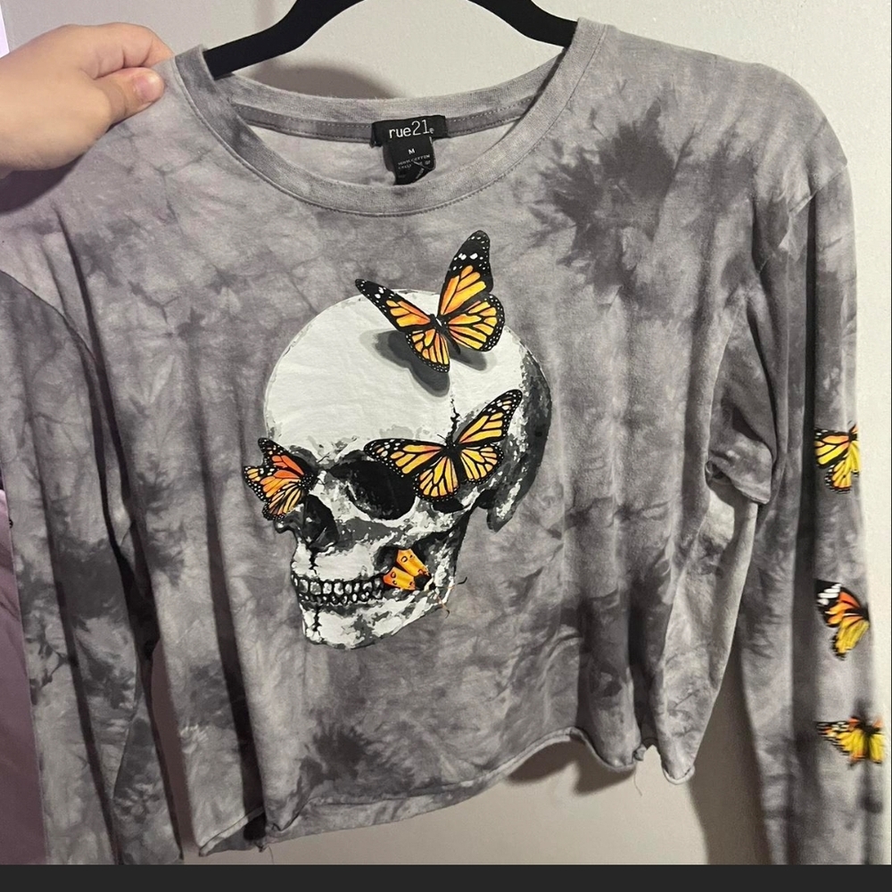 Rue21 Gray Skull and Butterfly Women's Top